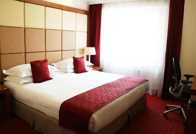 اتاق سوپریور با تخت بزرگ, Kempinski Hotel Khan Palace