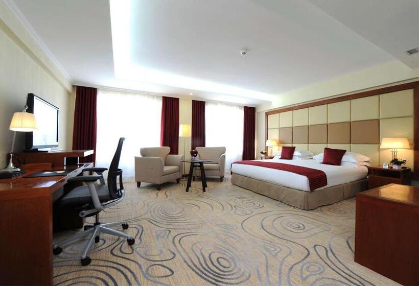 اتاق سوپریور با تخت بزرگ, Kempinski Hotel Khan Palace