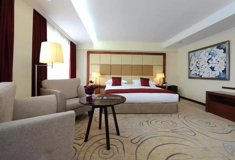 اتاق سوپریور با تخت بزرگ, Kempinski Hotel Khan Palace