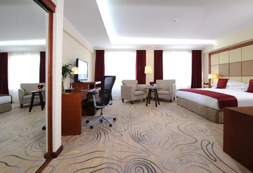 اتاق سوپریور با تخت بزرگ, Kempinski Hotel Khan Palace