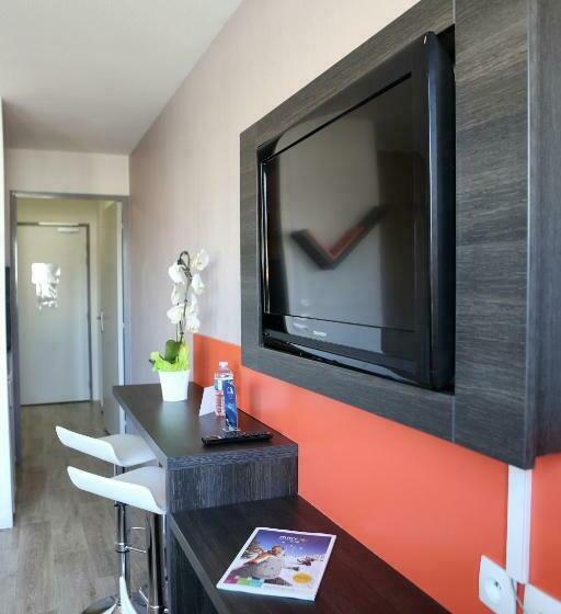 Студия Стандарт, Adonis Paris Sud