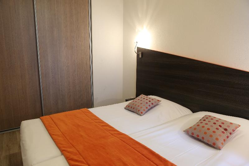 Студия Стандарт, Adonis Paris Sud