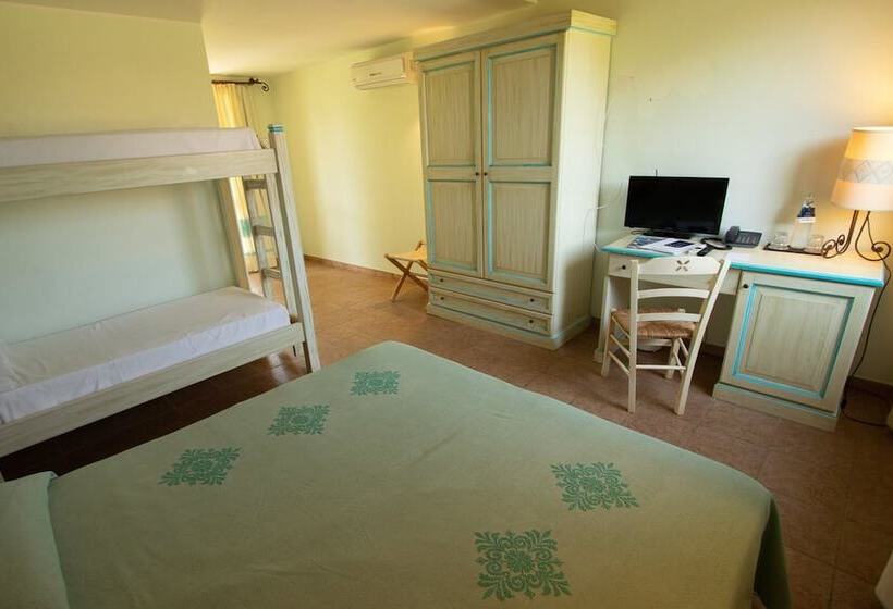 4인용 스탠다드 룸, Alma Resort