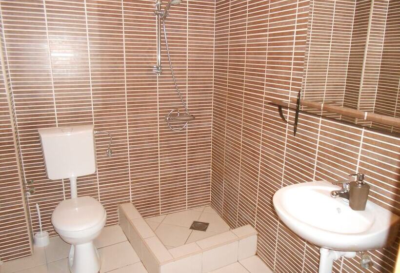 اتاق استاندارد چهار تخته, Villa Anri