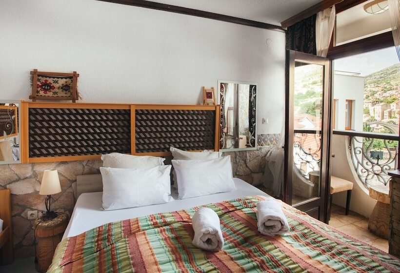 اتاق استاندارد چهار تخته, Villa Anri