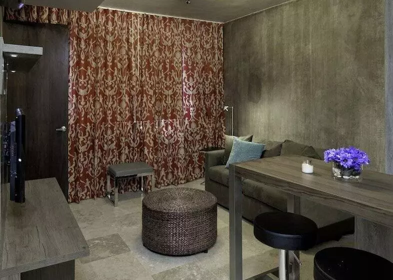 سوییت لوکس, Ciqala Suites Hotel San Juan