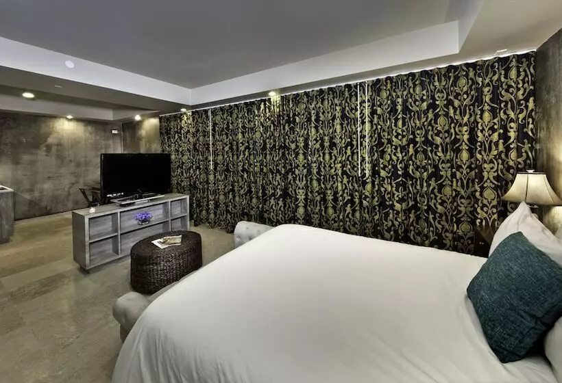 استودیوی لوکس, Ciqala Suites Hotel San Juan