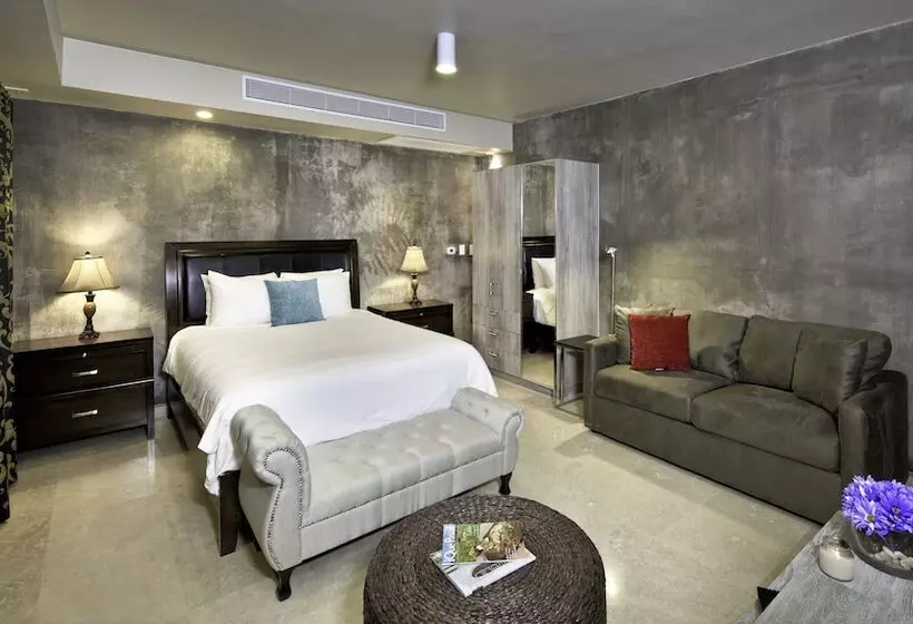 استودیوی لوکس, Ciqala Suites Hotel San Juan