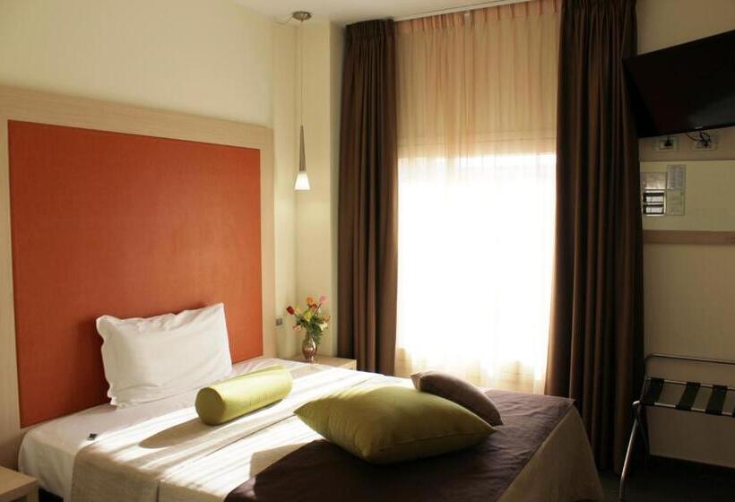 Номер Стандарт, 33 Baroni