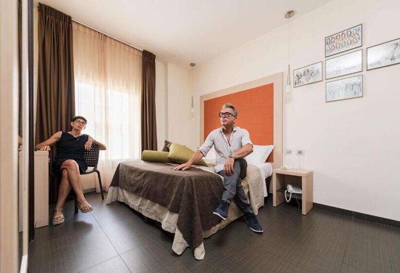 Номер Стандарт, 33 Baroni