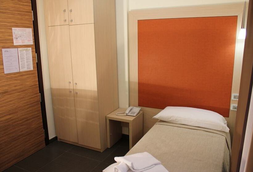 Номер Стандарт Индивидуальный, 33 Baroni