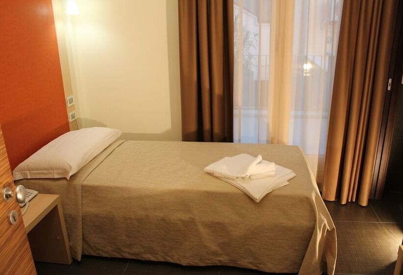 Номер Стандарт Индивидуальный, 33 Baroni