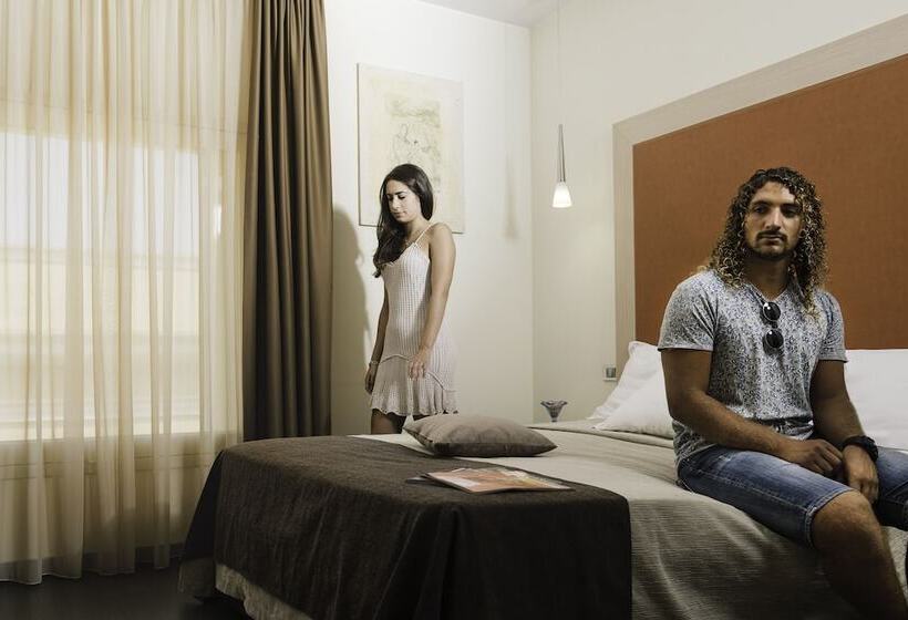 Номер Стандарт, 33 Baroni