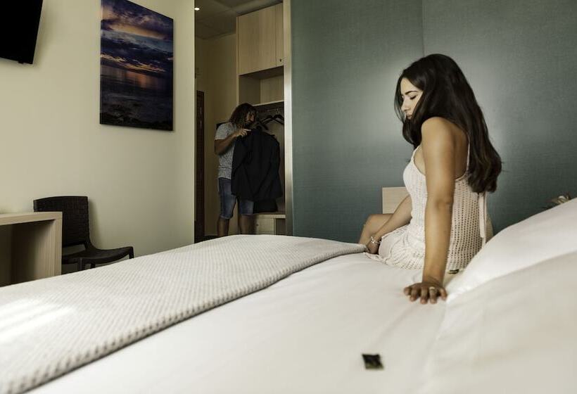 Номер Стандарт, 33 Baroni