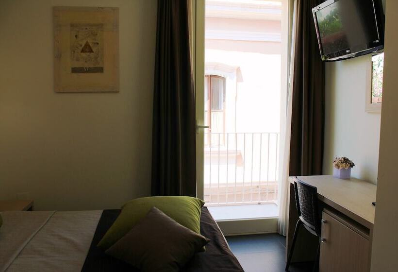 Номер Superior с Балконом, 33 Baroni