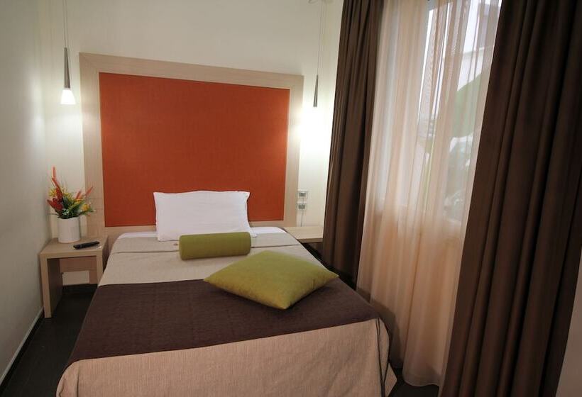 Номер Economy, 33 Baroni