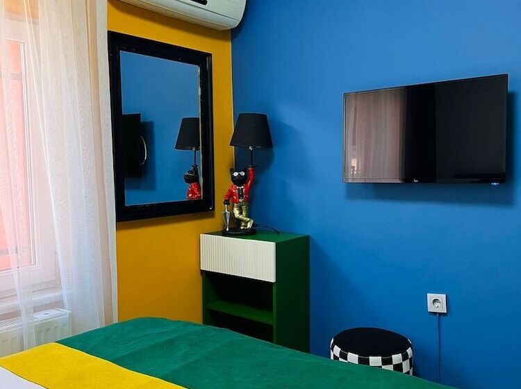 Pokój Ekonomiczny, Apex