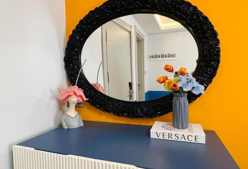 スタンダードルーム, Apex