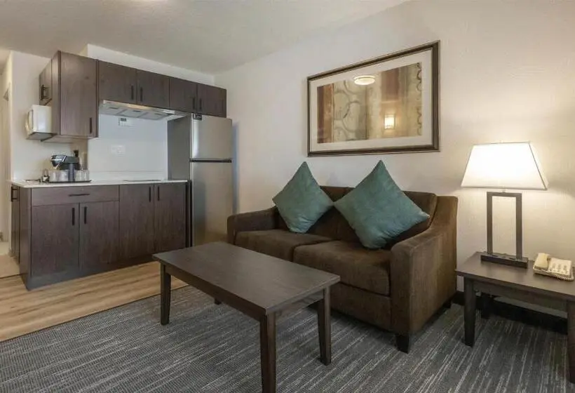 キングサイズベッドのスイートルーム, Best Western Dawson Creek