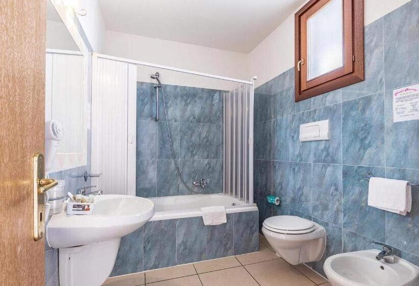 חדר סטנדרט לארבעה, Bonsai