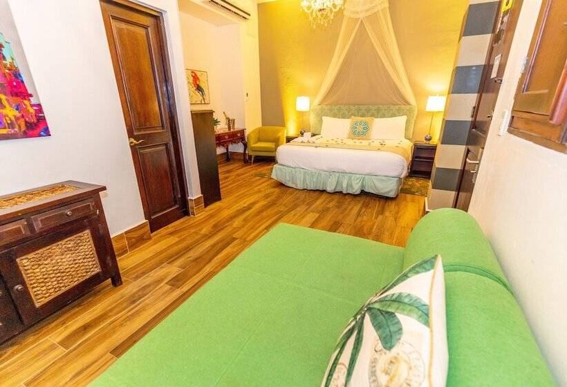 سوییت جونیور, Casablanca