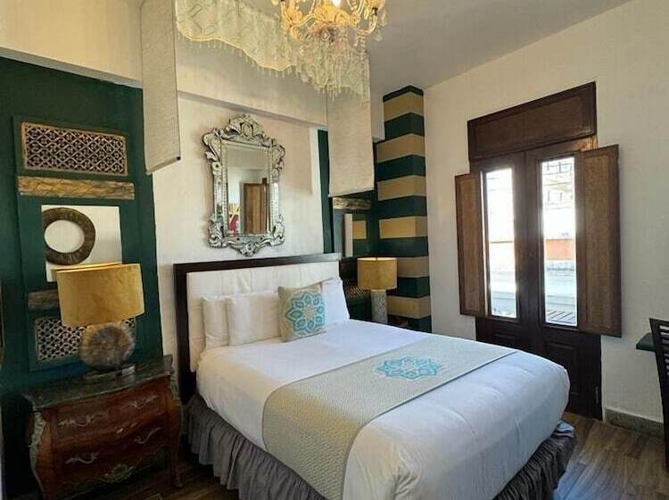 اتاق لوکس, Casablanca