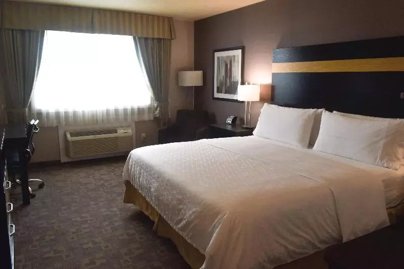 キングサイズベッドのスタンダードルーム, Best Western Dawson Creek