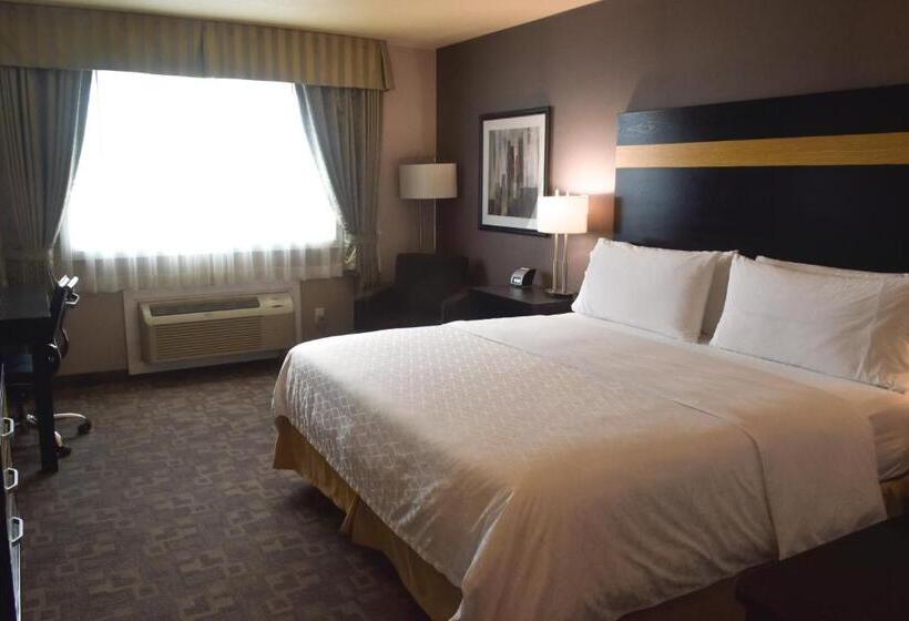 Номер Стандарт Кровать Кинг Адаптированный для Инвалидов, Holiday Inn Express And Suites Dawson Creek, An Ihg