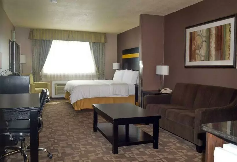 キングサイズベッドのスイートルーム, Best Western Dawson Creek