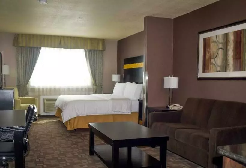 キングサイズベッドのスイートルーム, Best Western Dawson Creek