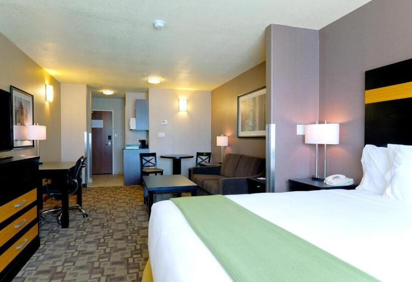 غرفة قياسية سرير كينج لذوى الإحتياجات الخاصة, Holiday Inn Express And Suites Dawson Creek, An Ihg