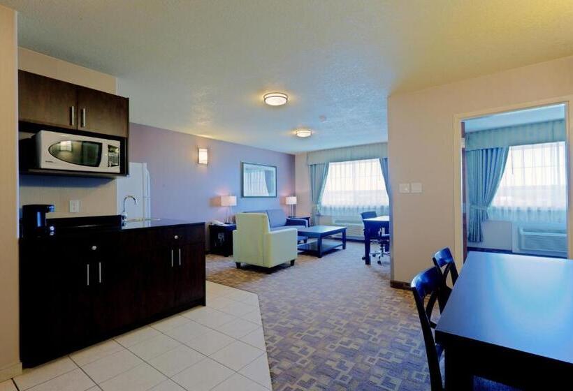 Люкс Кровать Кинг, Holiday Inn Express And Suites Dawson Creek, An Ihg
