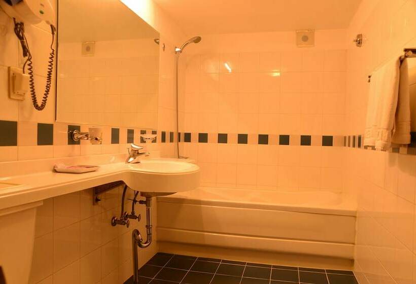 חדר דלוקס, New Korea