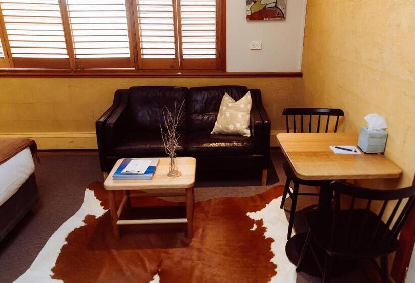 חדר דלוקס לשלושה, Prairie