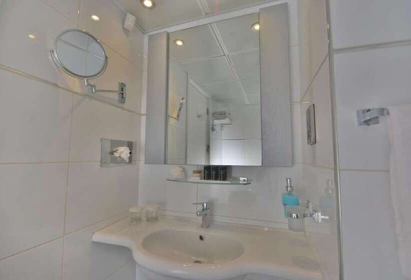 Номер Стандарт Боковой Вид на Море, St George Beach Hotel & Spa Resort