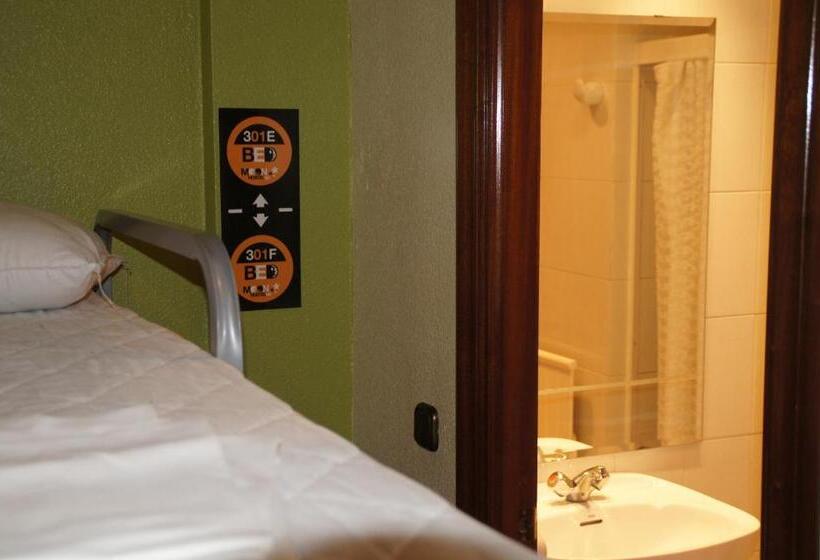 Семейный Номер, Moon Hostel Bio