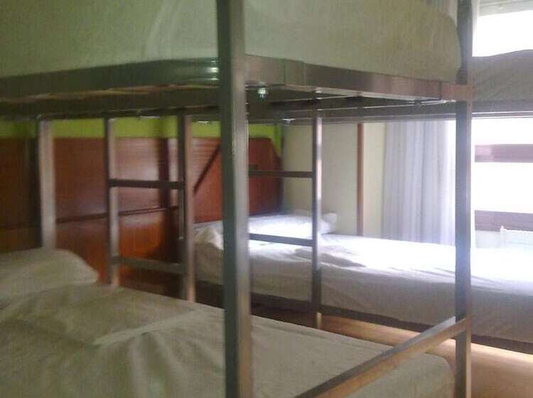 اتاق استاندارد سه نفره, Moon Hostel Bio