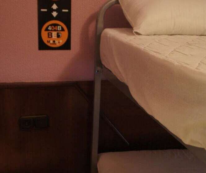 Четырехместный Номер Стандарт, Moon Hostel Bio