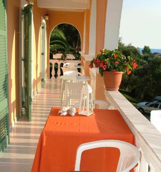 スタンダードスタジオ, Angeliki