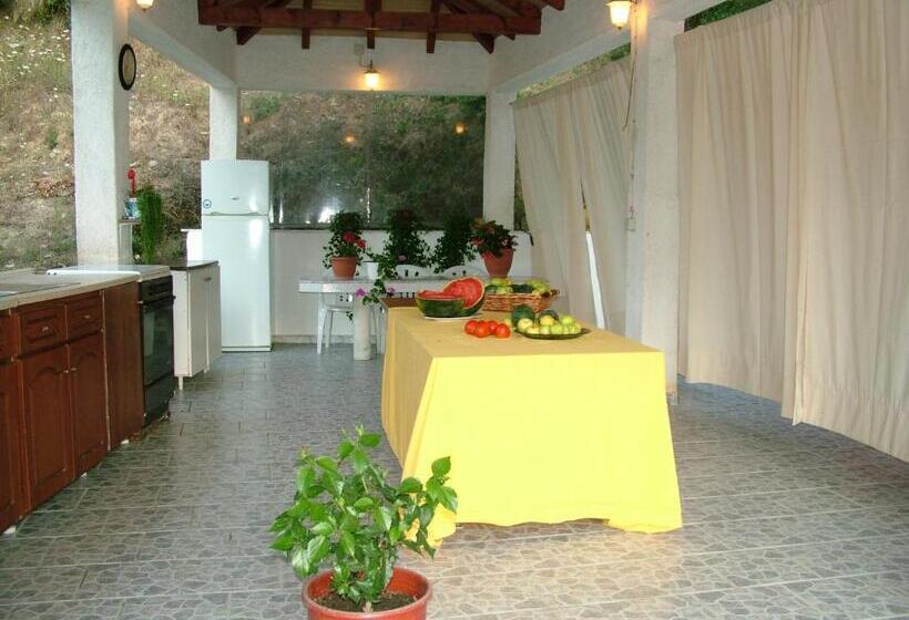 １ベッドルームアパートメント, Angeliki