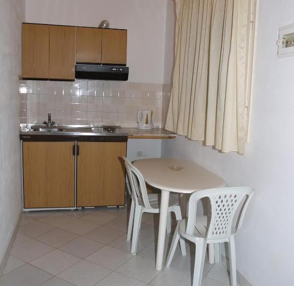 １ベッドルームアパートメント, Angeliki