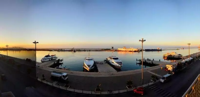 اتاق خانوادگی با چشم‌انداز دریا, B&b Belveliero  Il Capitano