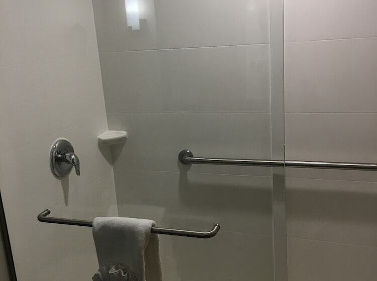 جناح, Comfort Suites Hotel And Conference Center