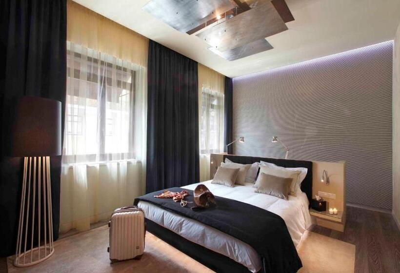 Camera Executive, 9hotel Mercy