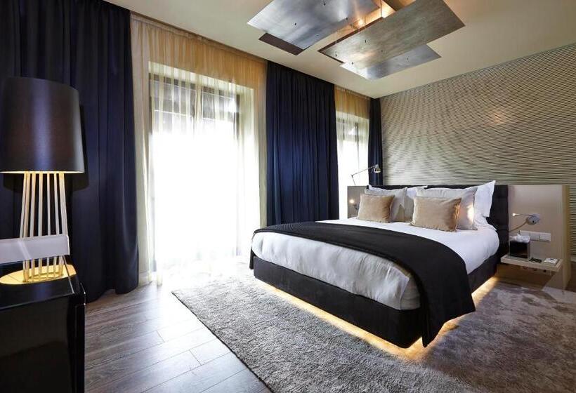 Camera Executive, 9hotel Mercy