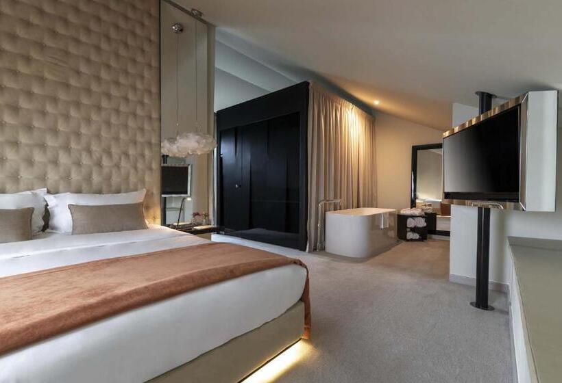 Suite with Terrace, 9hotel Mercy