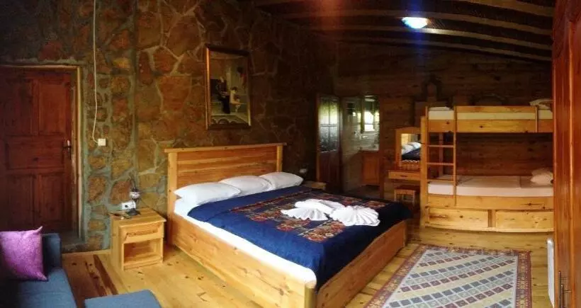 اتاق لوکس چهار تخته, Bahaus Resort