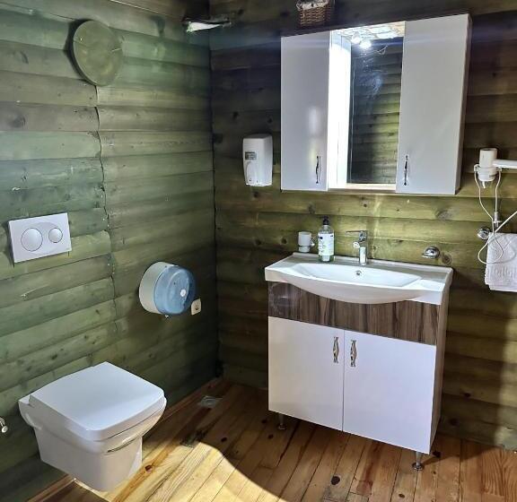 اتاق لوکس چهار تخته, Bahaus Resort