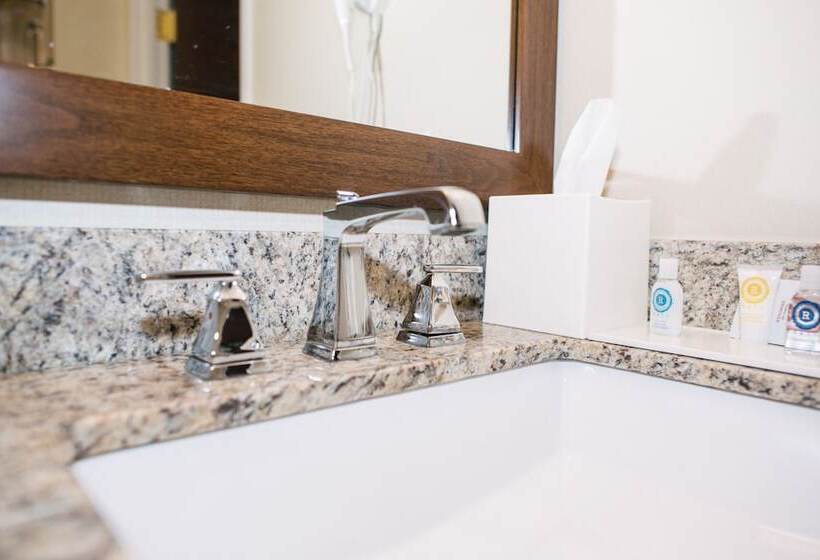 סוויטה, Comfort Inn & Suites