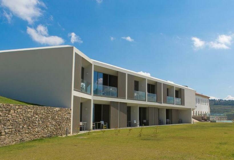 Номер Стандарт Вид на Горы, Douro Scala